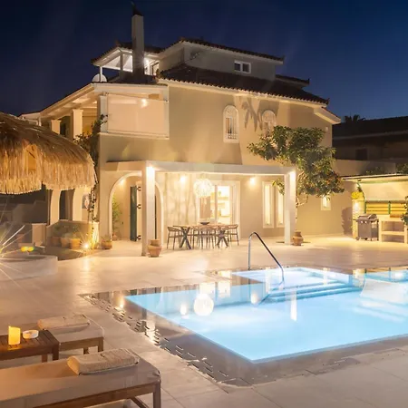 Porta Luxury Residence, By Tk Premium Laganas