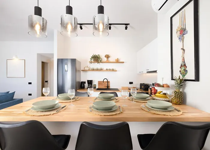 Porta Luxury Residence, By Tk Premium * 拉加纳斯