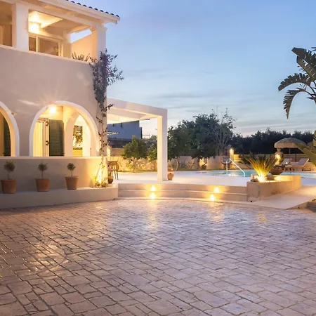Porta Luxury Residence, By Tk Management Laganas